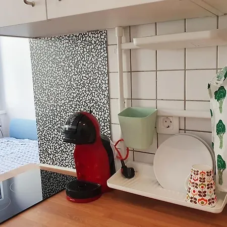 Apartment Happy Vibes Apartment, Charming & With Free Parking