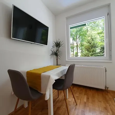 Happy Vibes Apartment, Charming & With Free Parking 아파트 *