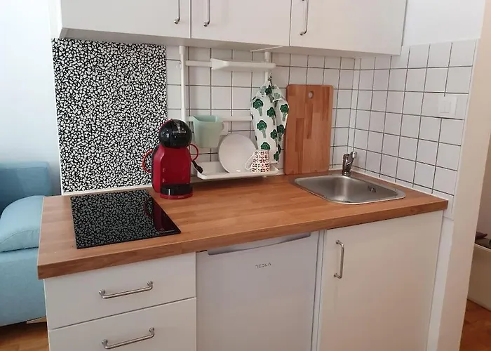 Happy Vibes Apartment, Charming & With Free Parking