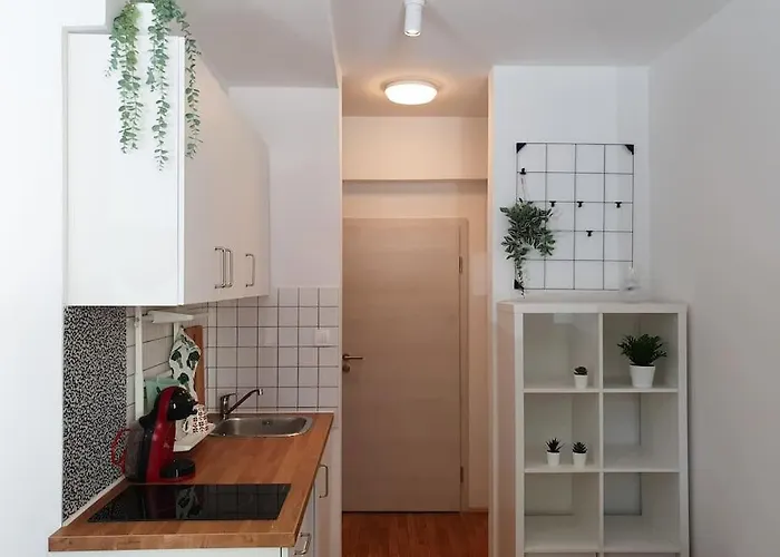 Happy Vibes Apartment, Charming & With Free Parking *